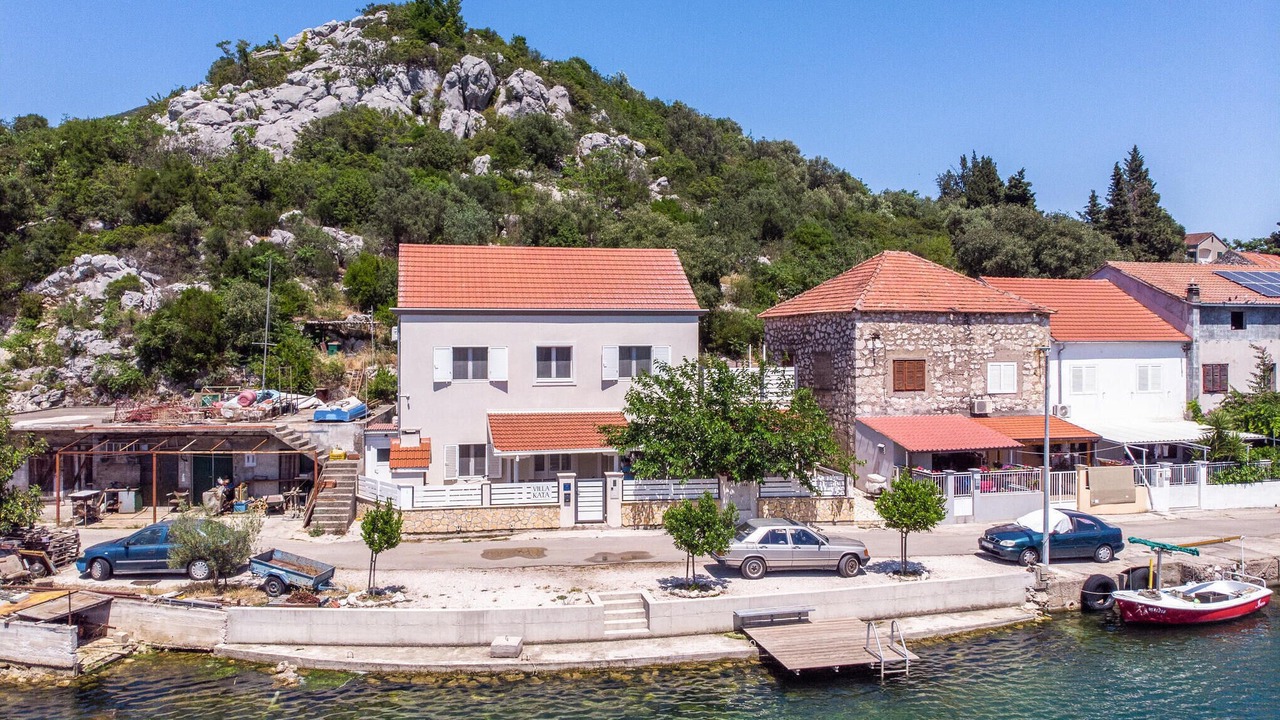 Photo of Others in Ploce