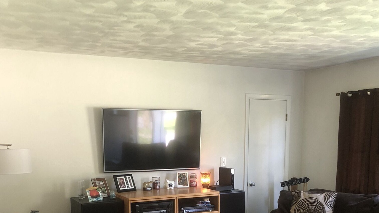 Photo of Livingroom in State College
