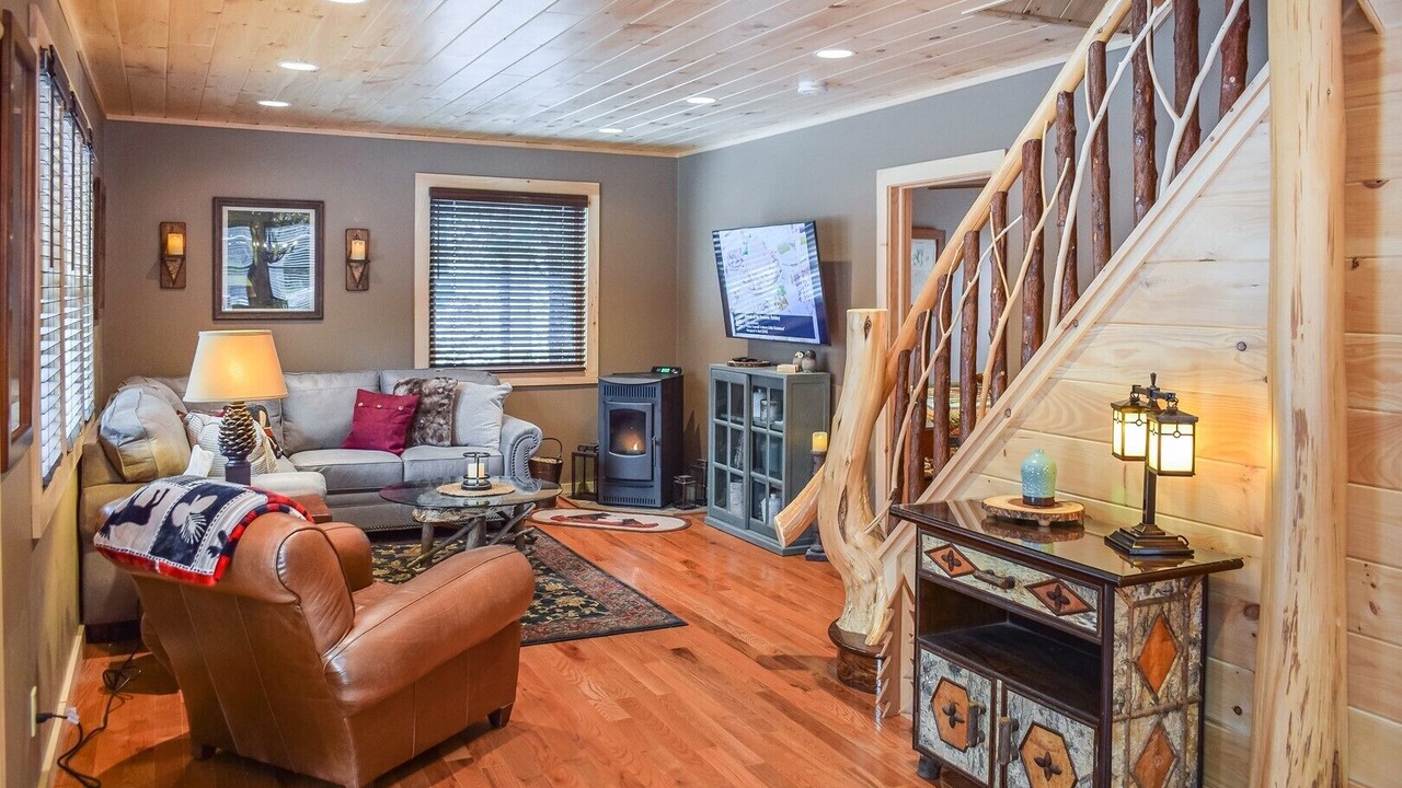 Photo of Bedroom in Inlet