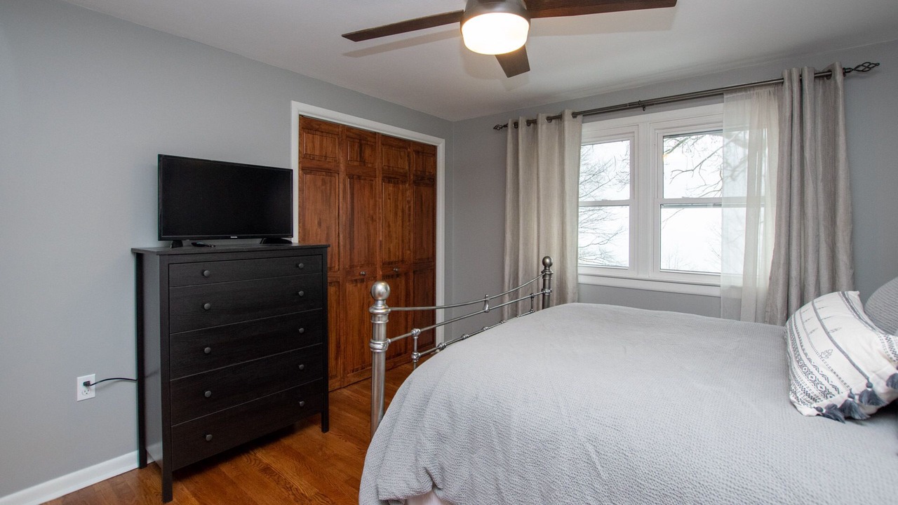 Photo of Bedroom in Lansing