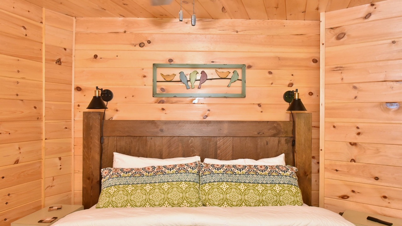 Photo of Bedroom in Cherokee