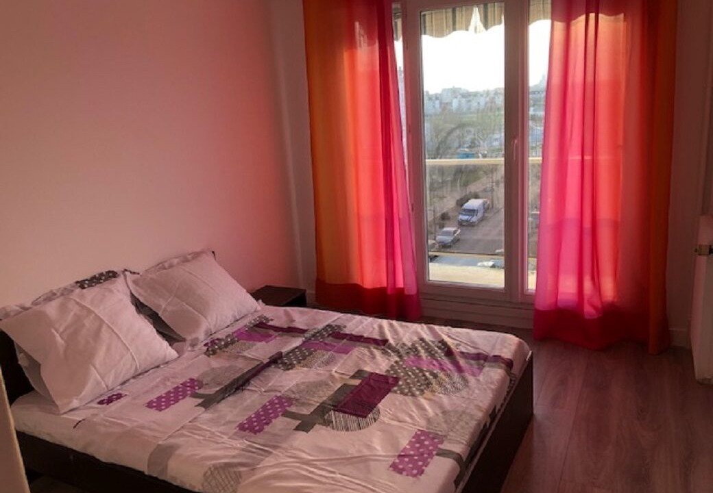 Photo of Bedroom in Saint-Jean-de-Braye