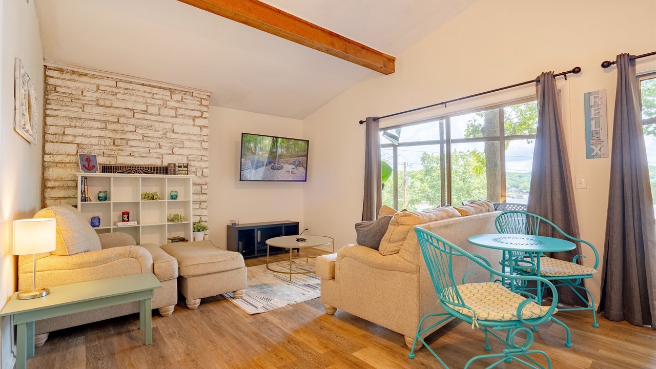 Photo of Livingroom in Sunrise Beach