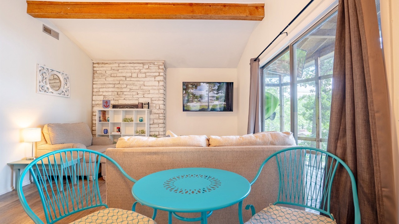 Photo of Livingroom in Sunrise Beach