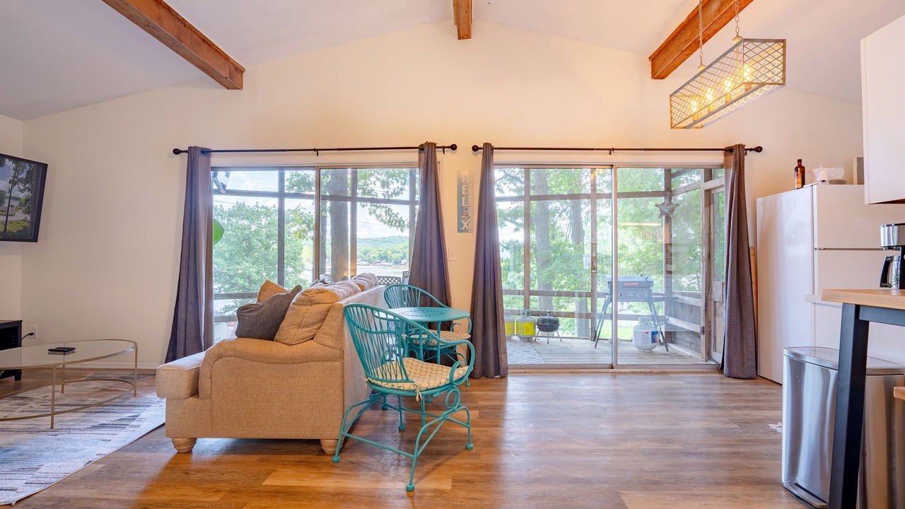 Photo of Livingroom in Sunrise Beach