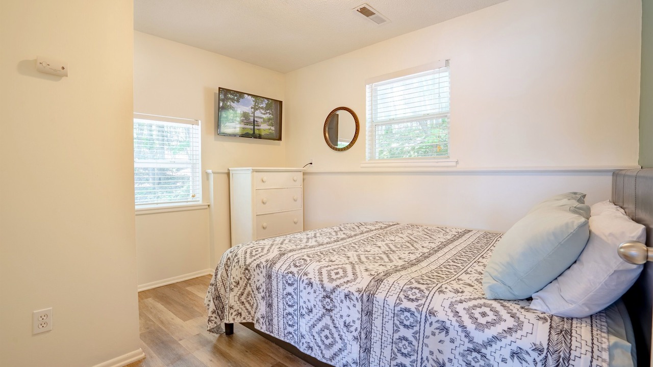 Photo of Bedroom in Sunrise Beach