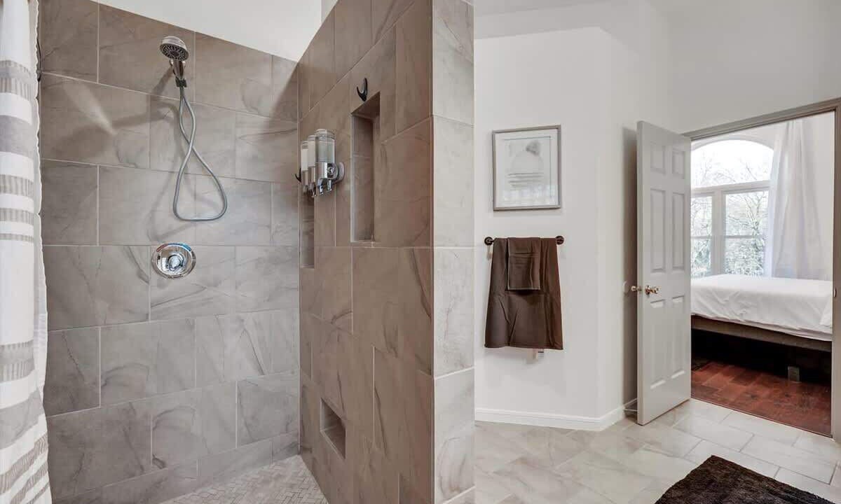 Photo of Bathroom in Mesquite