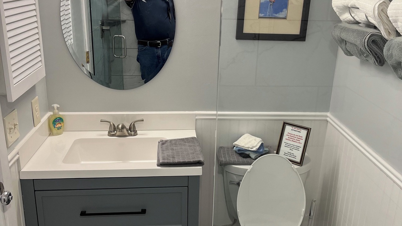 Photo of Bathroom in Huddleston