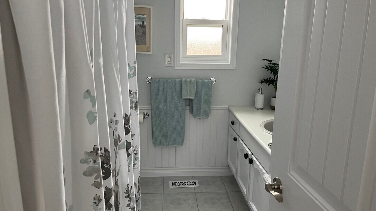 Photo of Bathroom in Long Point