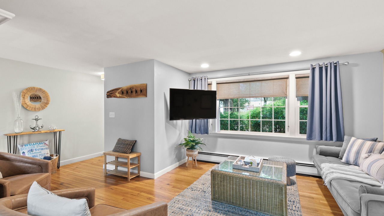 Photo of Livingroom in South Yarmouth