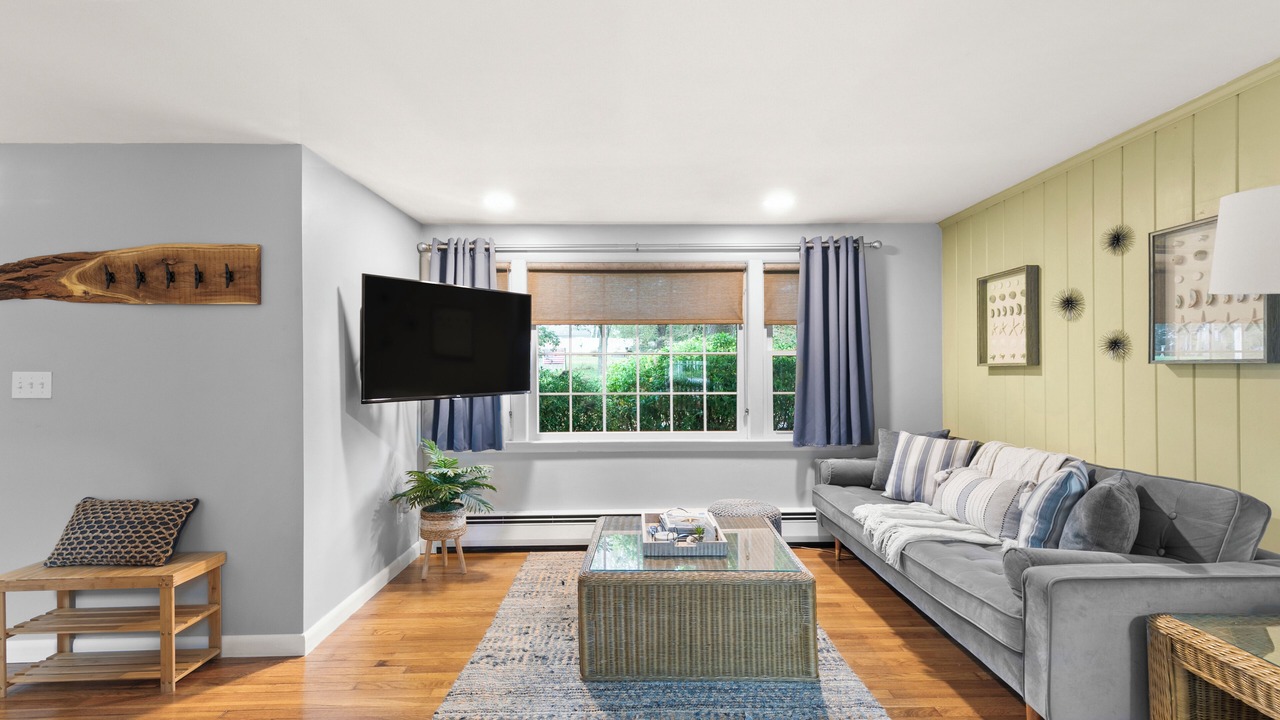 Photo of Livingroom in South Yarmouth