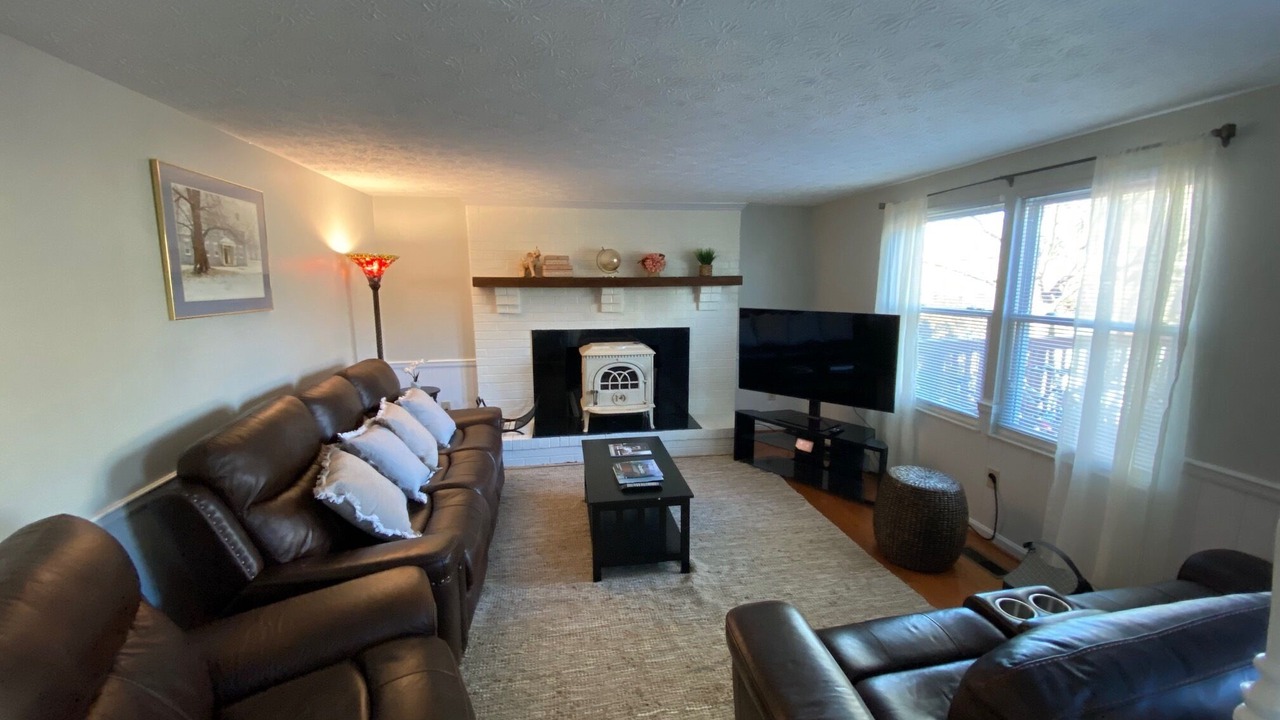 Photo of Livingroom in Colesville