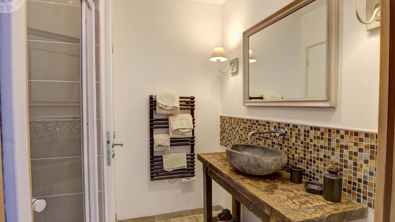 Photo of Bathroom in Champoly