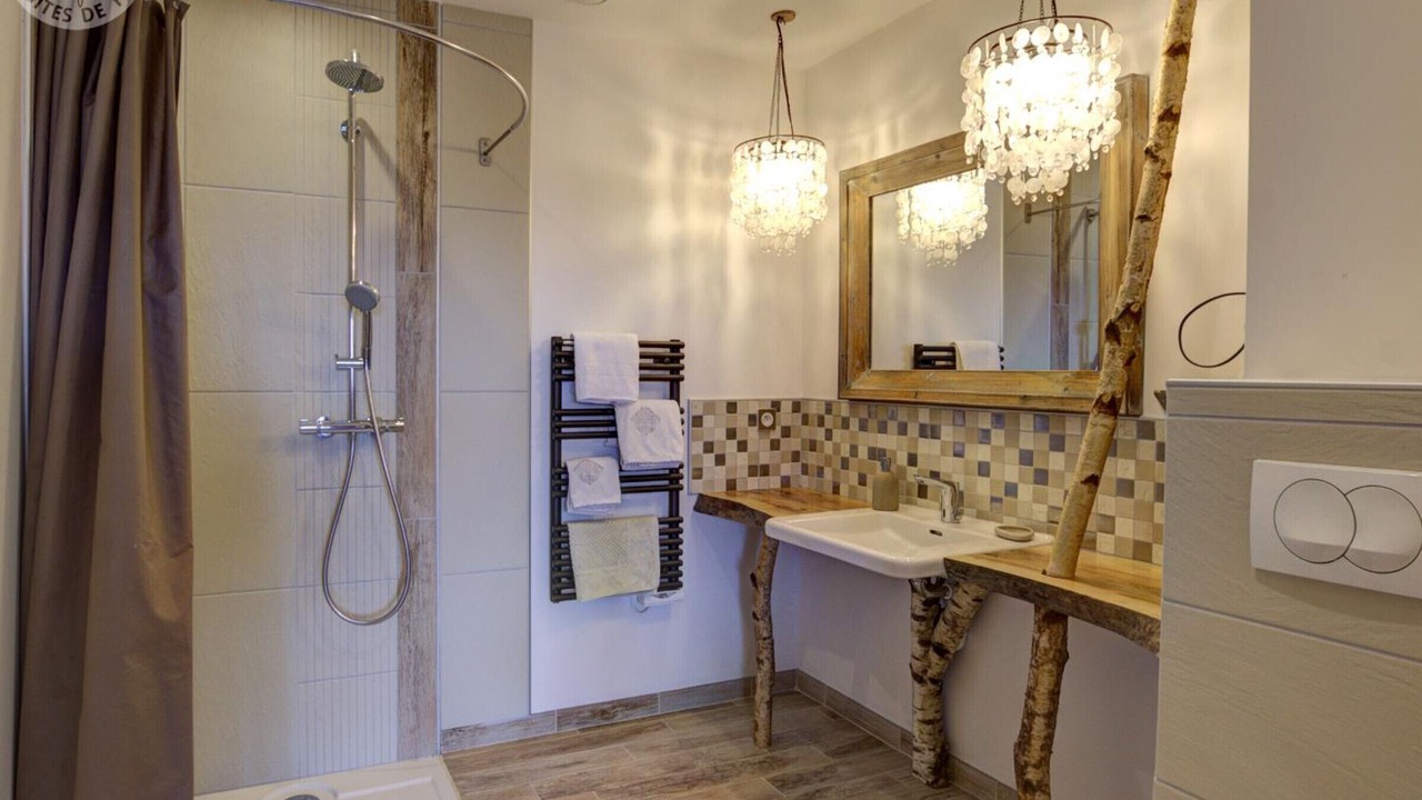 Photo of Bathroom in Champoly