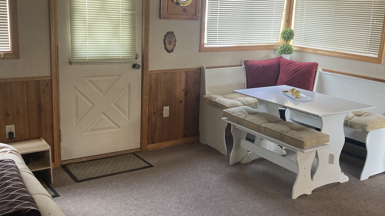 Photo of Livingroom in Bayview