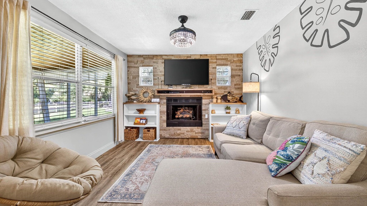 Photo of Livingroom in Bushnell