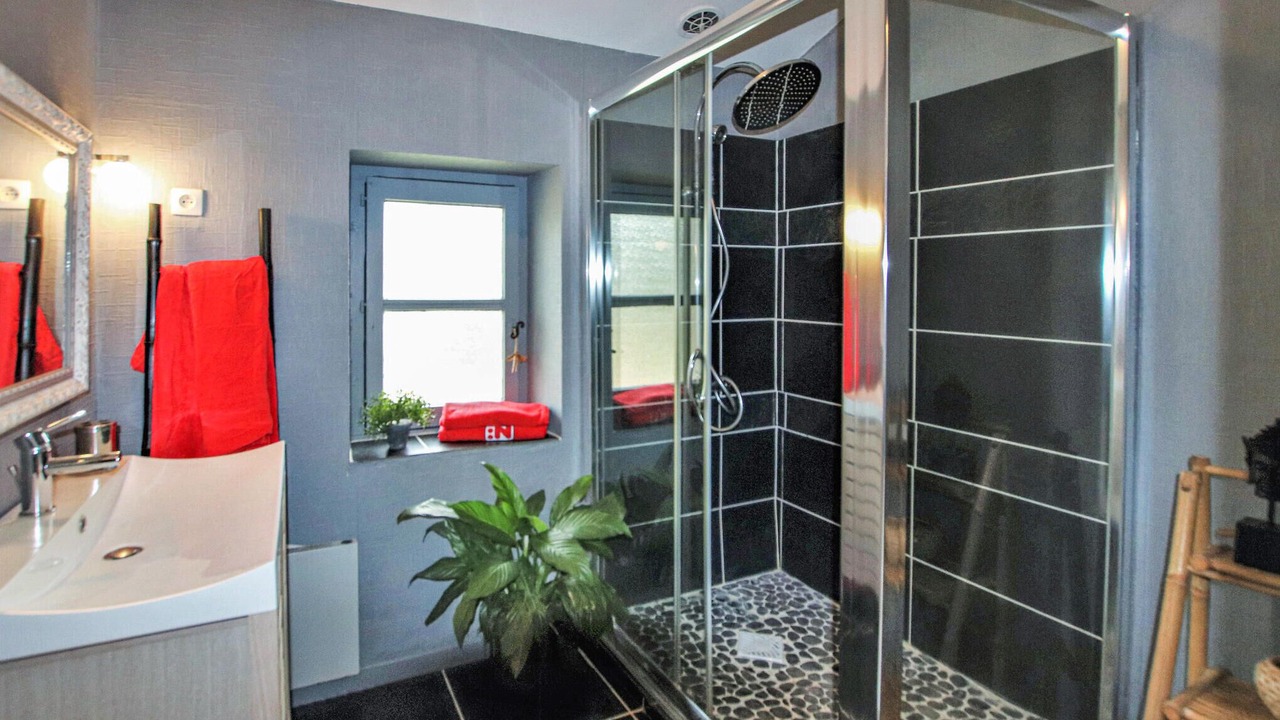Photo of Bathroom in Montoison