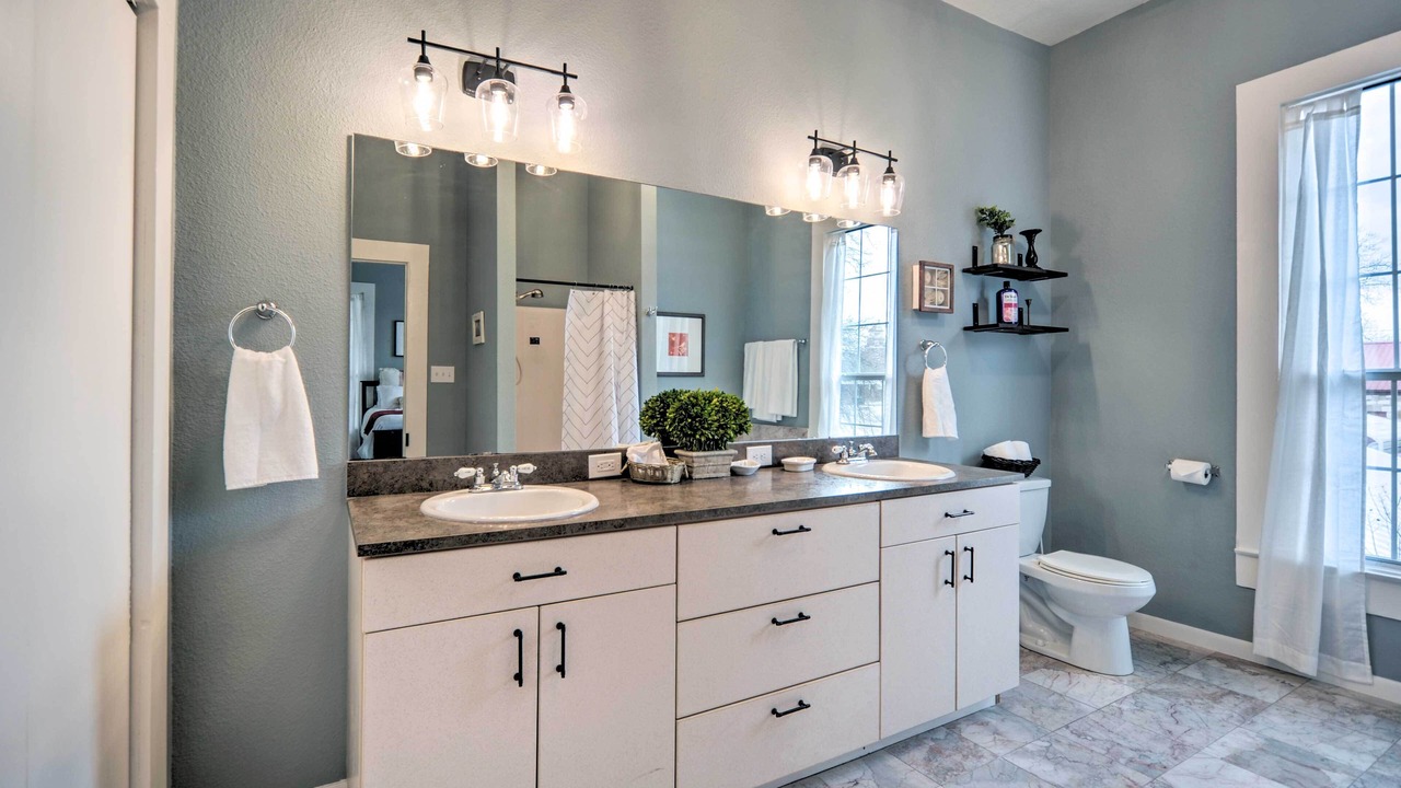 Photo of Bathroom in Gonzales