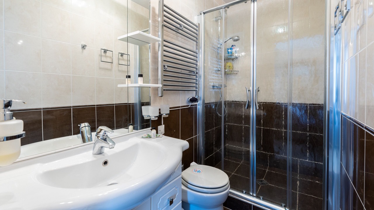 Photo of Bathroom in Caucade