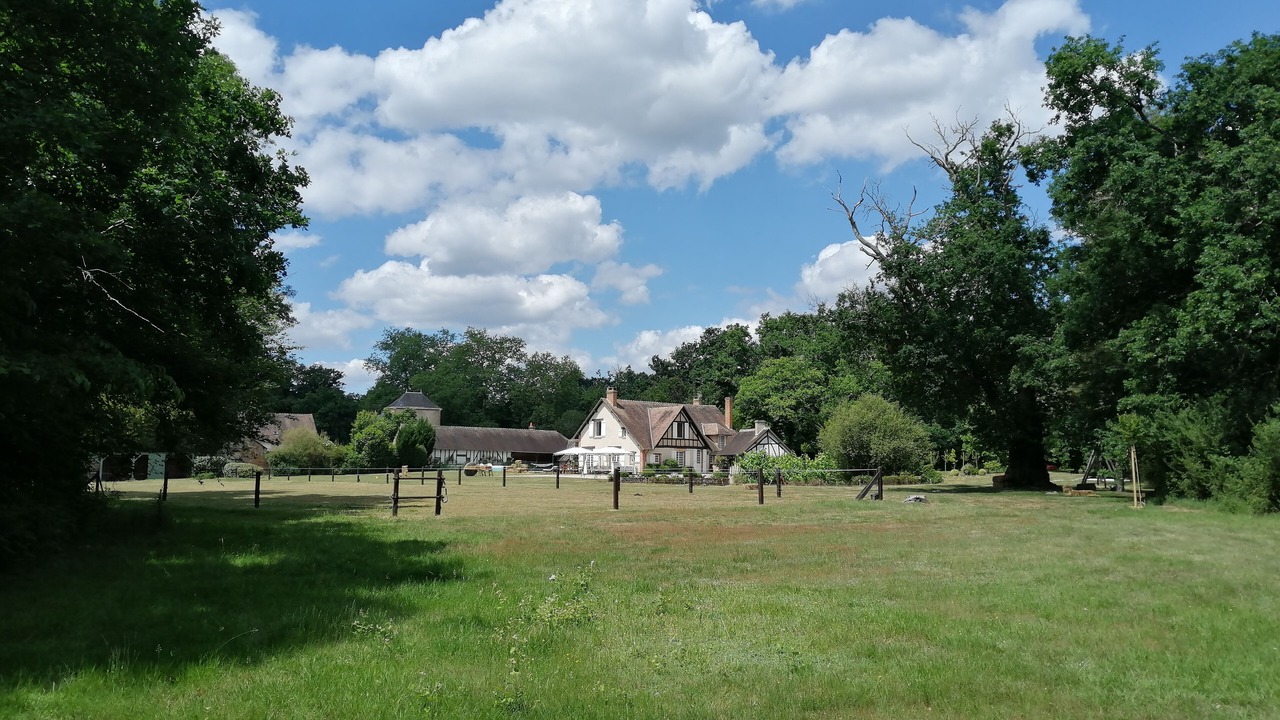 Photo of Others in Isdes