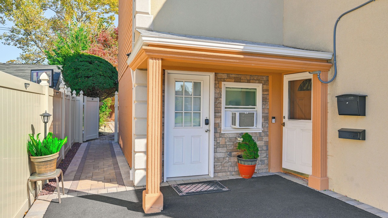 Photo of Others in Elmont