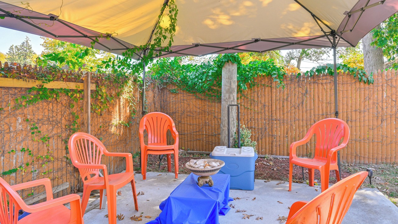 Photo of Others in Elmont