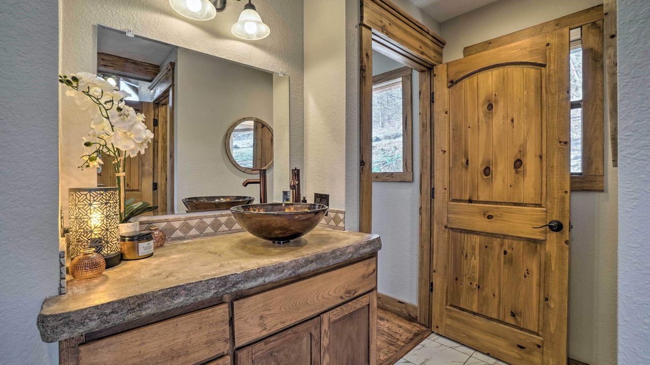 Photo of Bathroom in Shell Knob