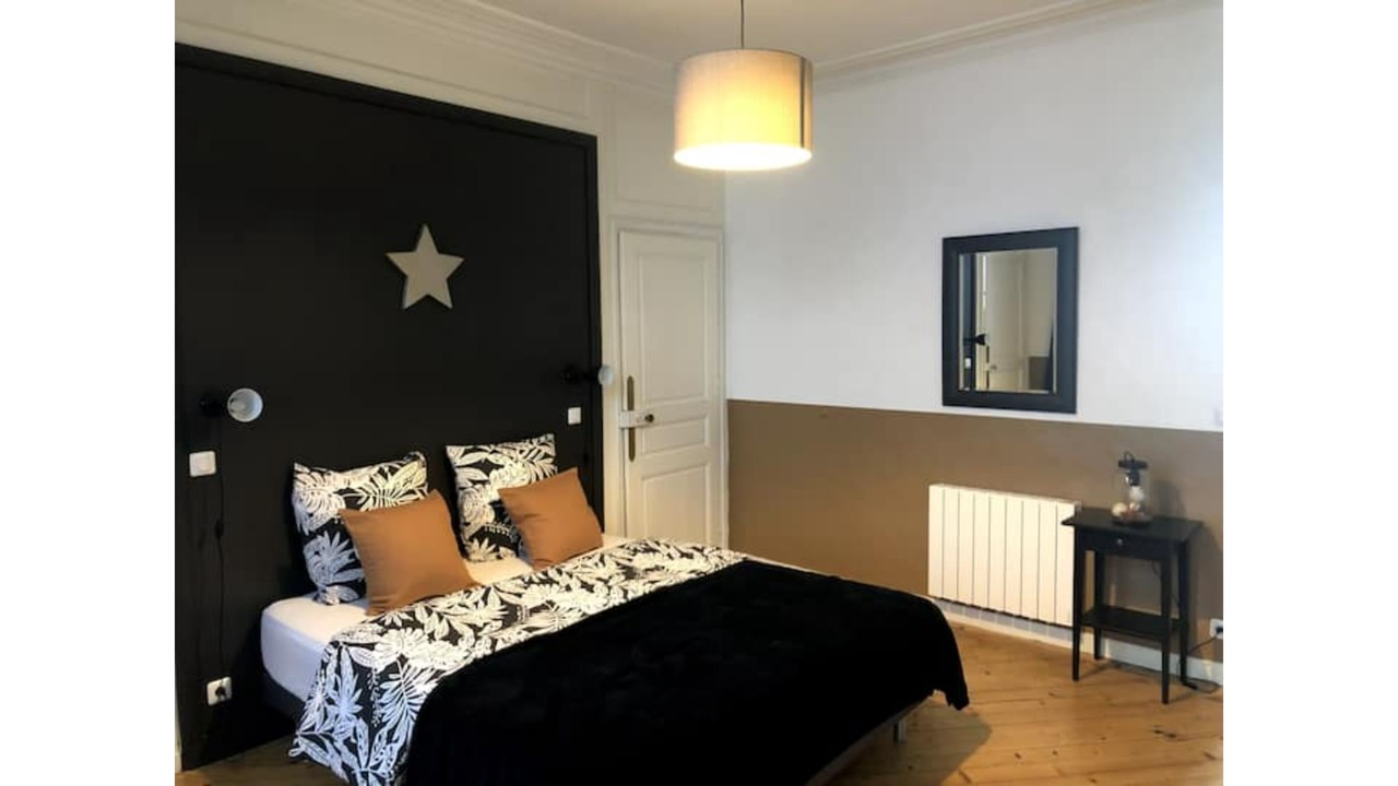 Photo of Bedroom in Bayeux
