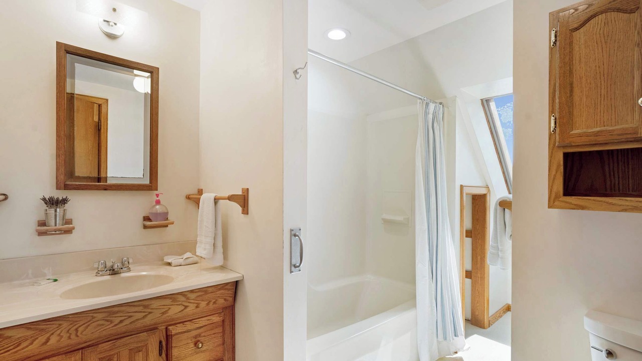 Photo of Bathroom in East Marion