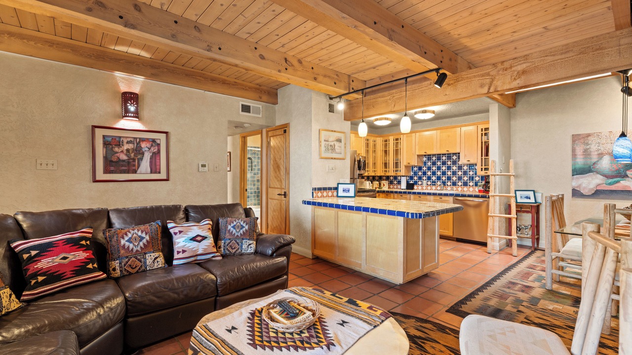 Photo of Livingroom in Northeast Santa Fe