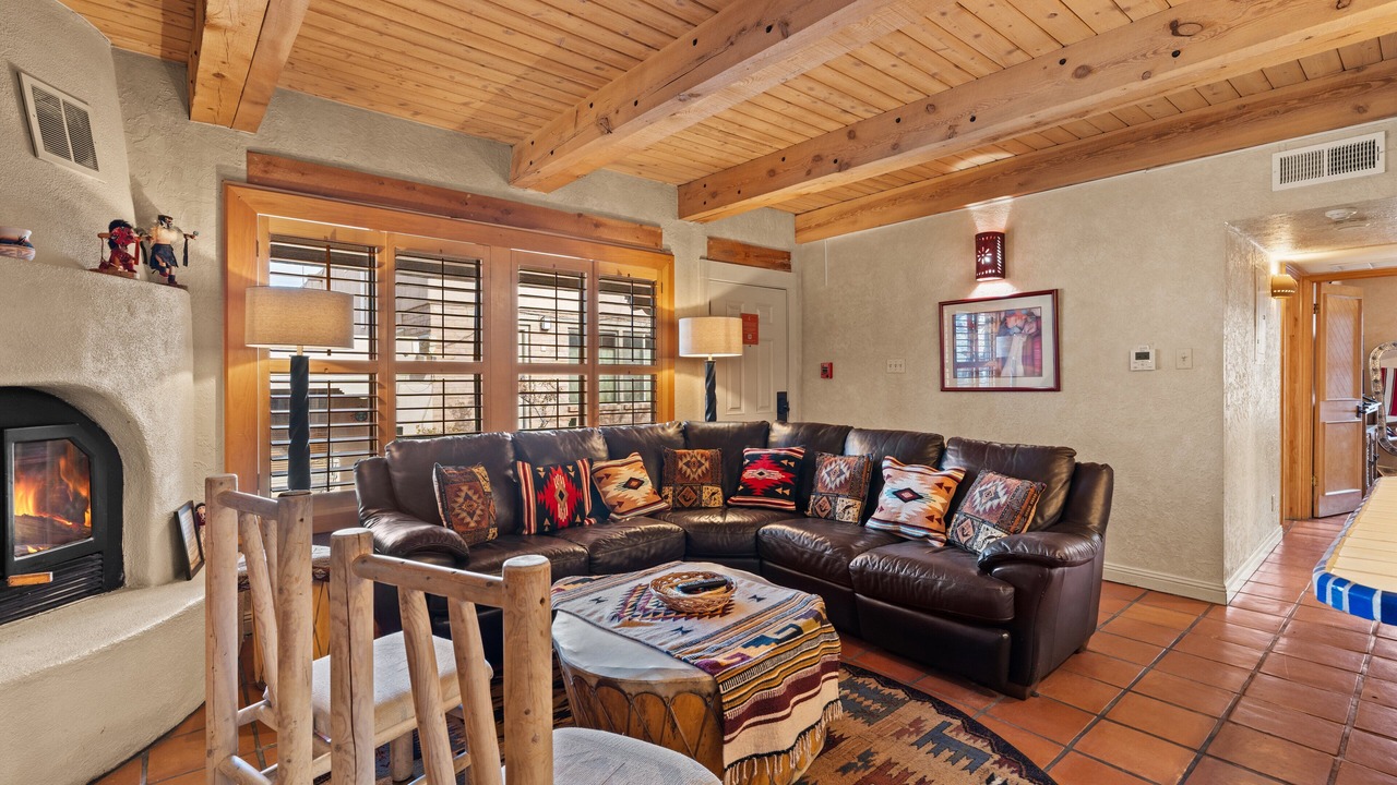 Photo of Livingroom in Northeast Santa Fe