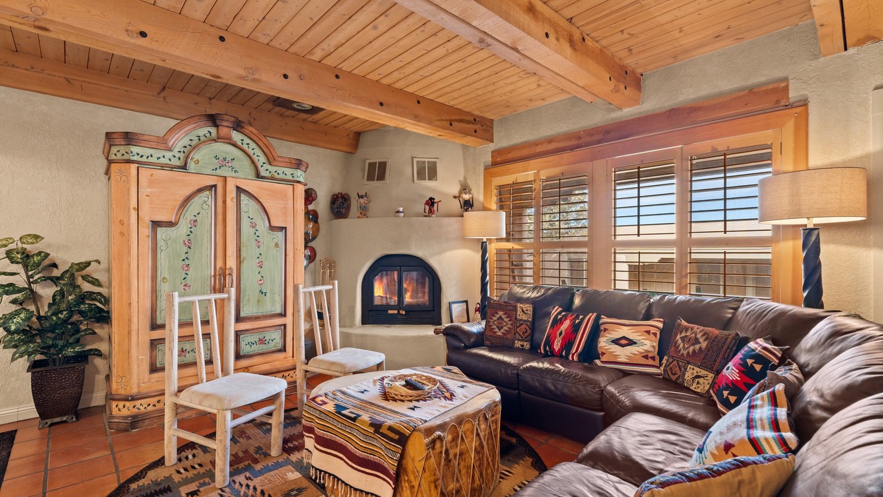 Photo of Livingroom in Northeast Santa Fe