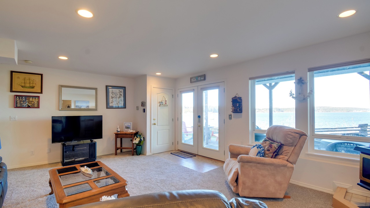 Photo of Bedroom in Port Hadlock