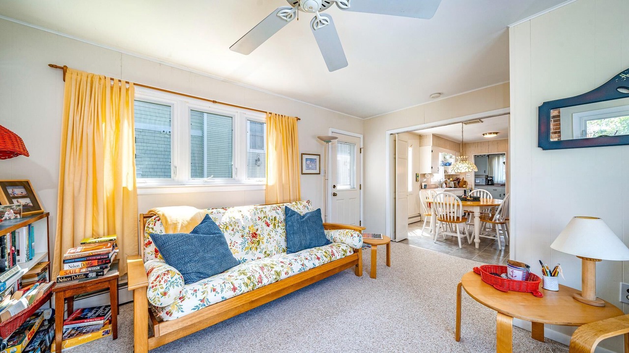 Photo of Livingroom in Avalon