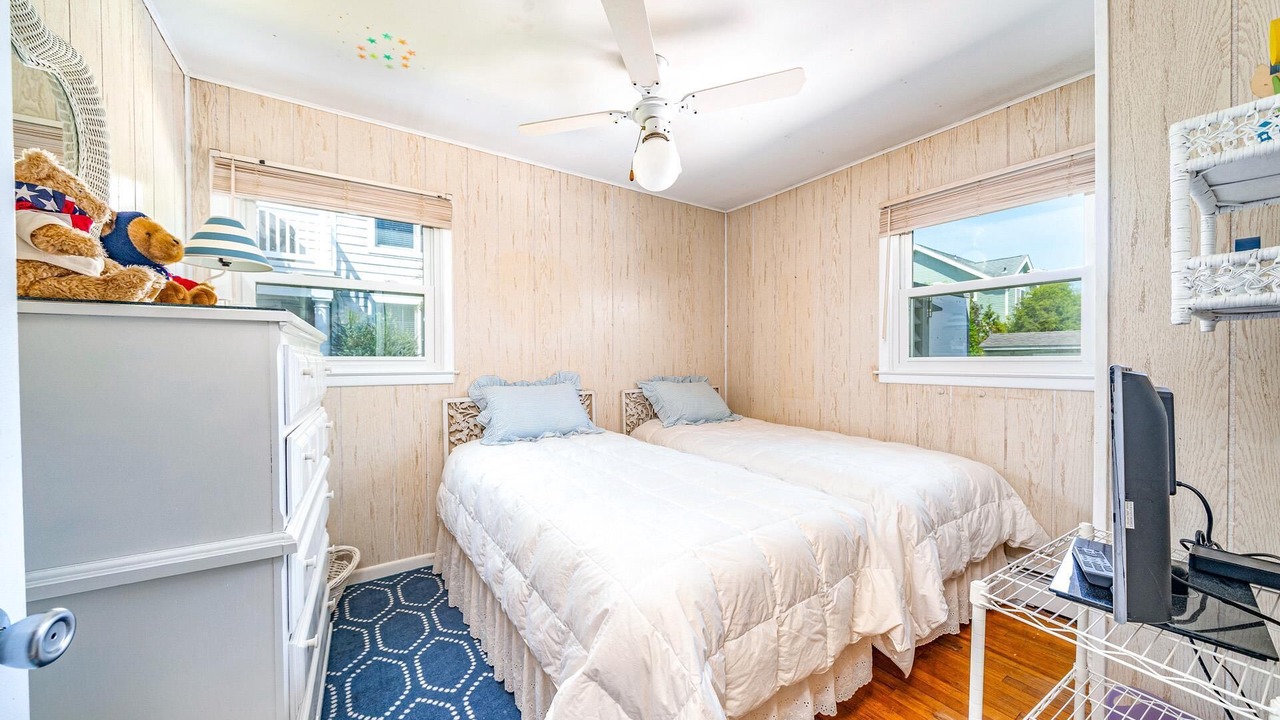 Photo of Bedroom in Avalon
