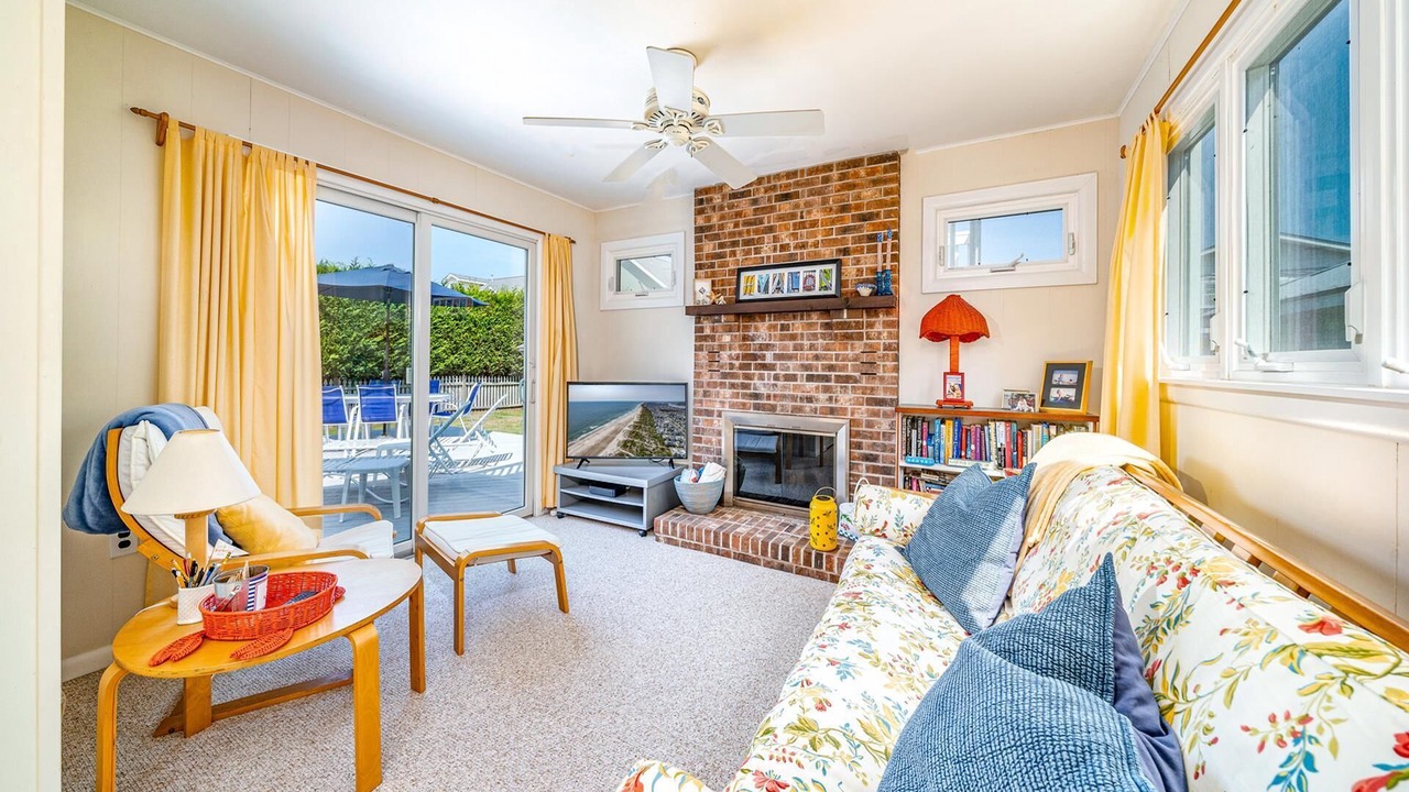 Photo of Livingroom in Avalon