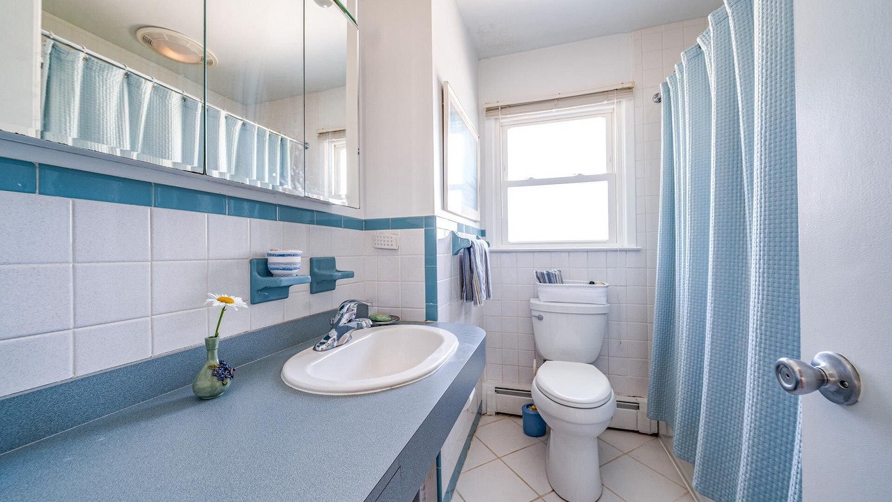 Photo of Bathroom in Avalon