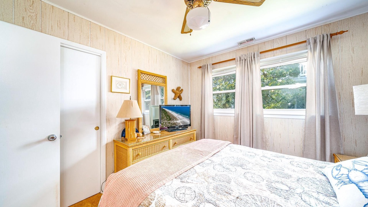 Photo of Bedroom in Avalon