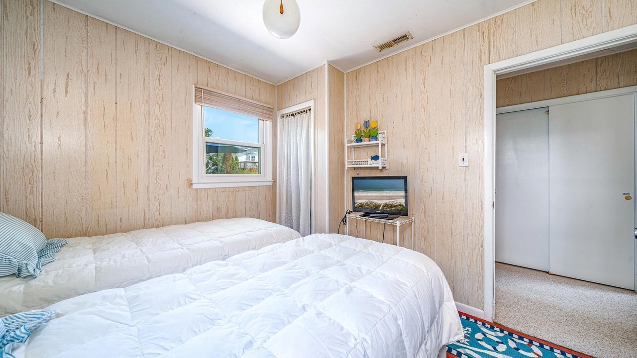 Photo of Bedroom in Avalon