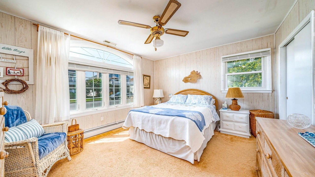 Photo of Bedroom in Avalon