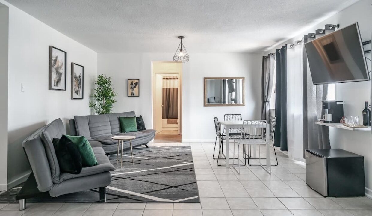Photo of Livingroom in Fallsview
