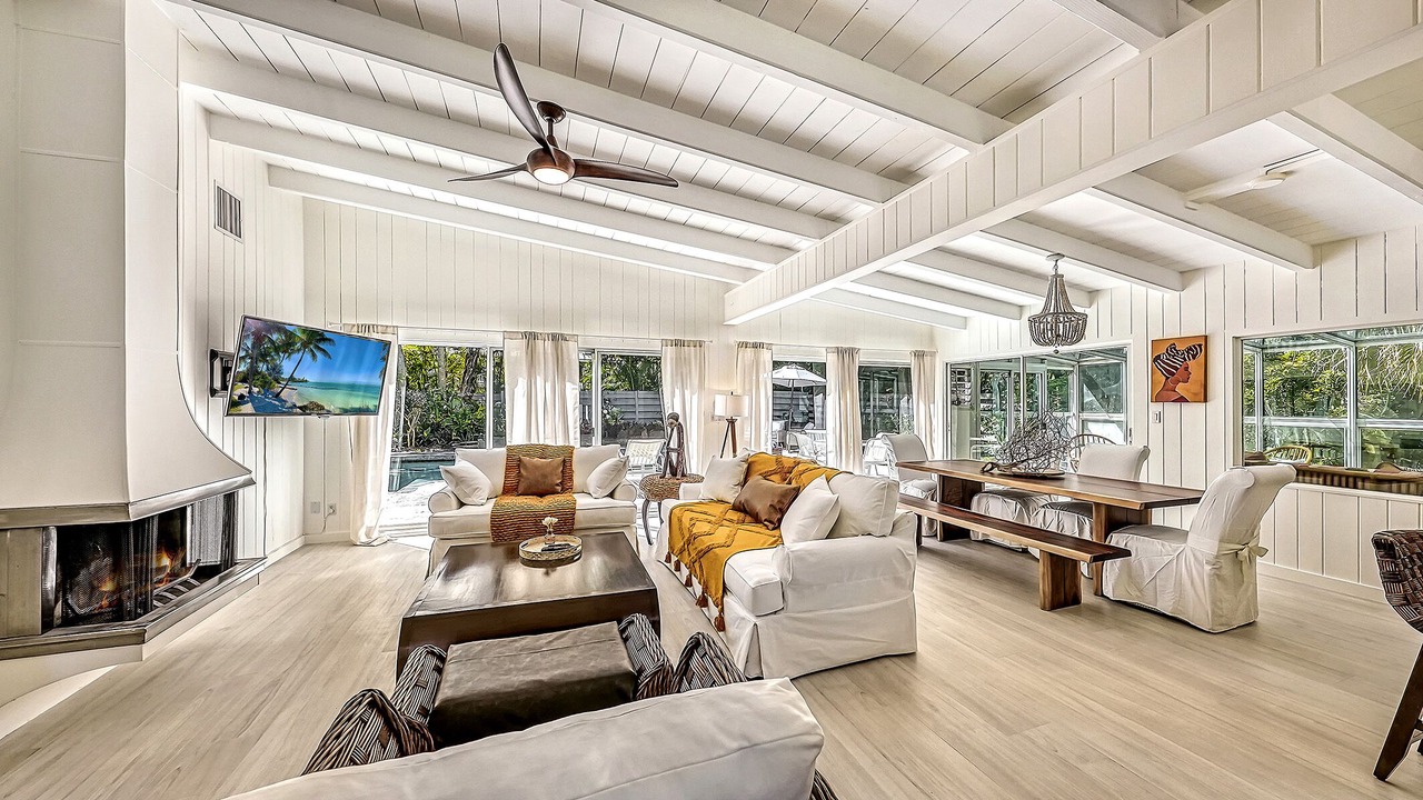 Photo of Livingroom in Bay Isle