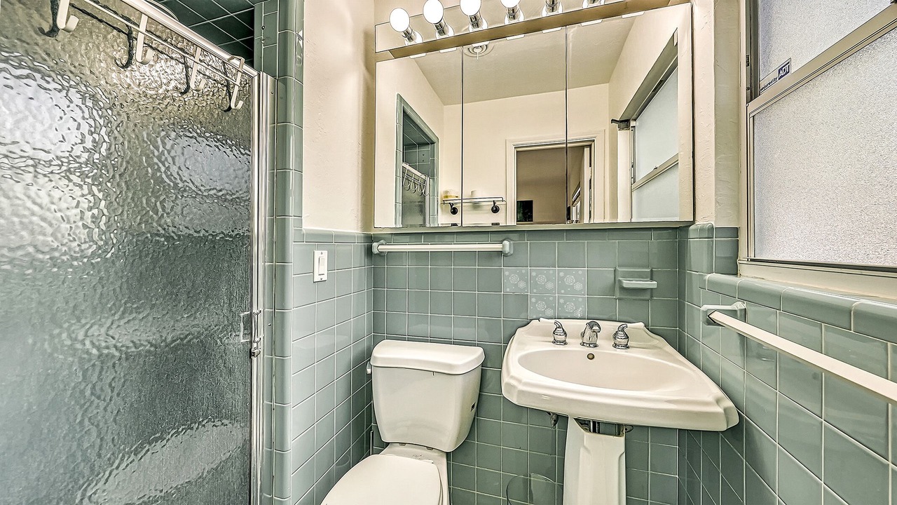 Photo of Bathroom in Bay Isle