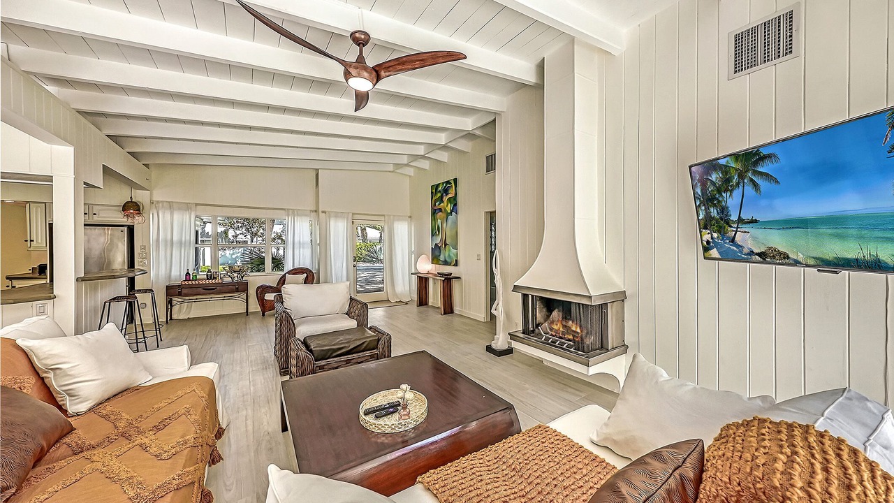 Photo of Livingroom in Bay Isle