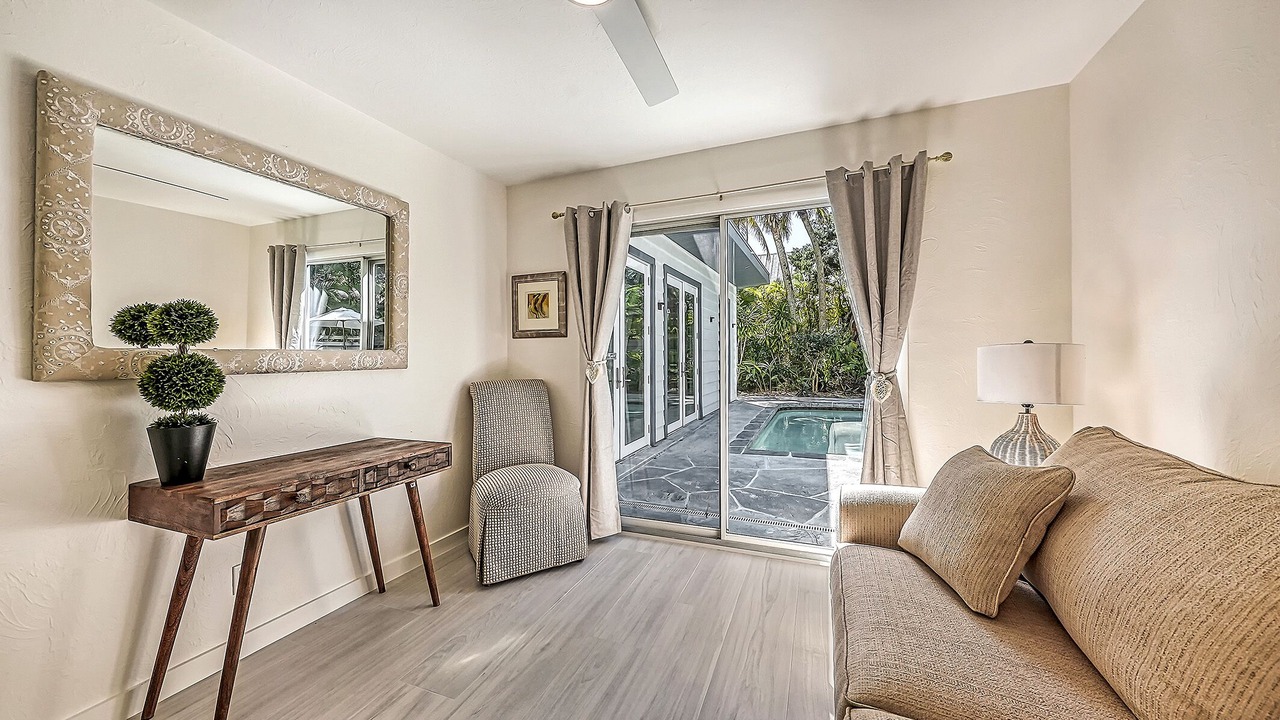 Photo of Livingroom in Bay Isle