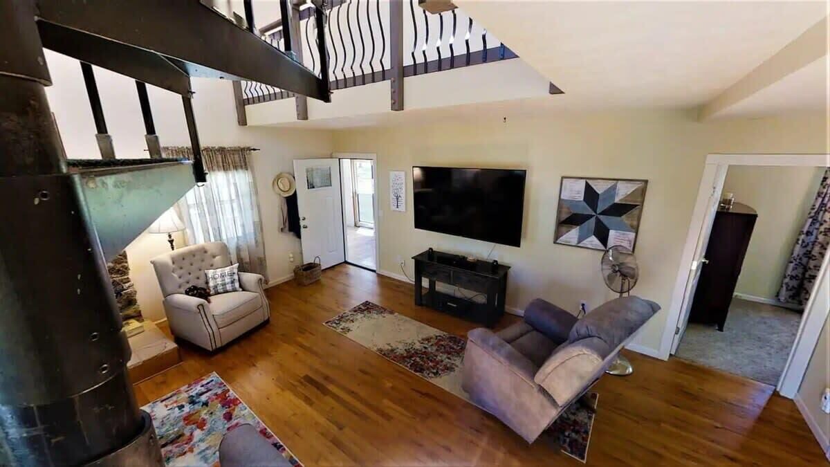 Photo of Livingroom in Monterey