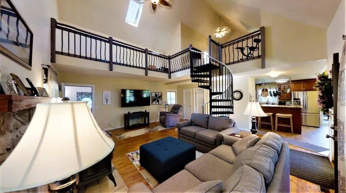 Photo of Livingroom in Monterey