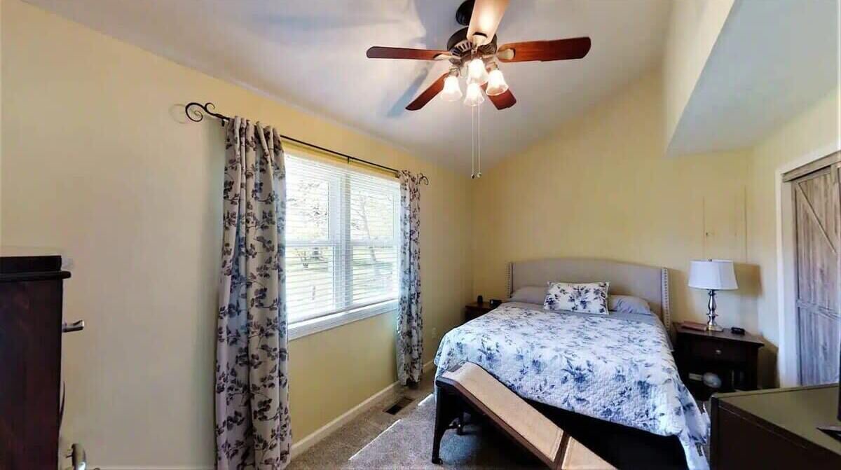 Photo of Bedroom in Monterey