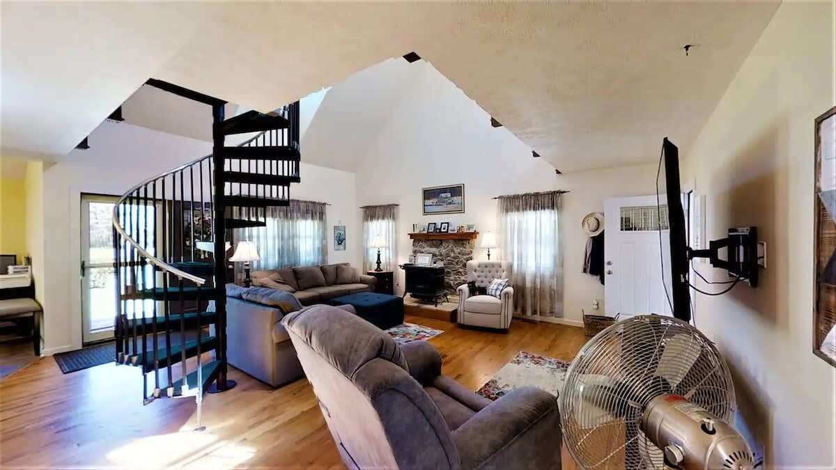 Photo of Livingroom in Monterey