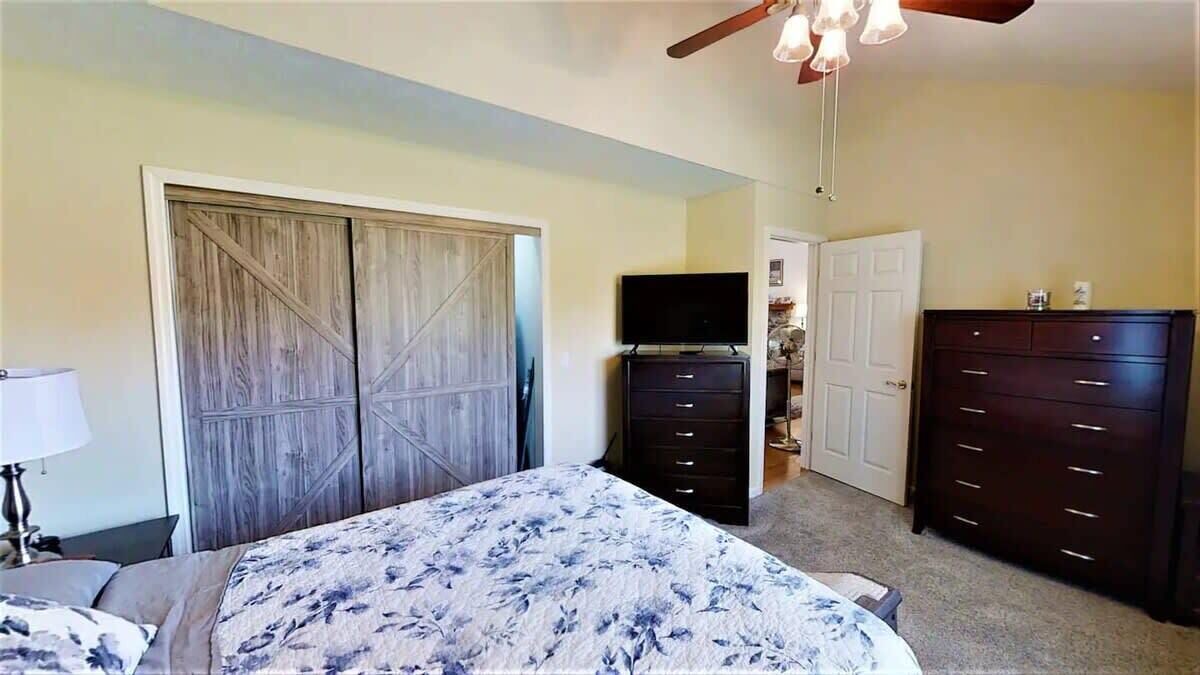 Photo of Bedroom in Monterey